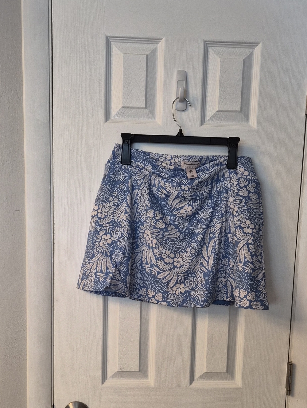 Tommy Bahama Blue and White Floral Circle Skort